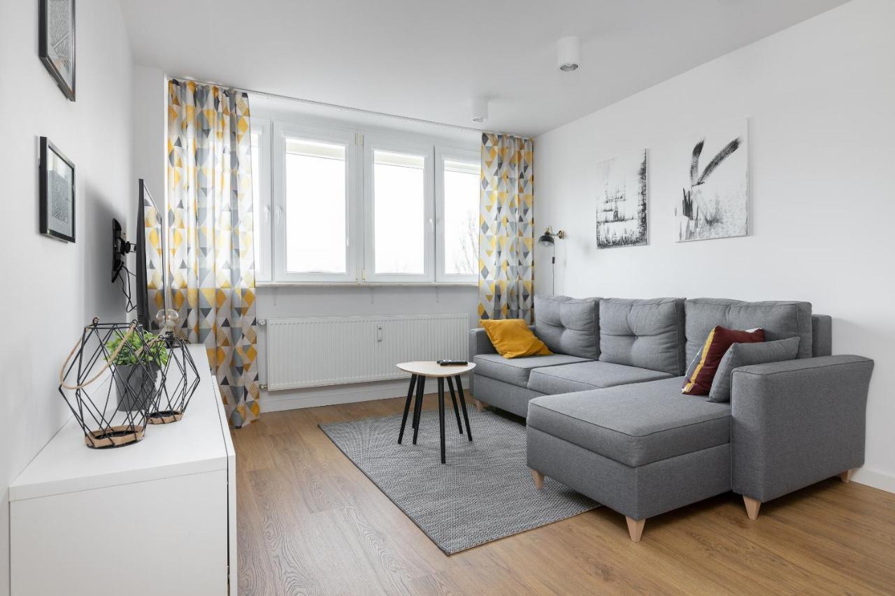 Ochota Homely Apartment ワルシャワ エクステリア 写真