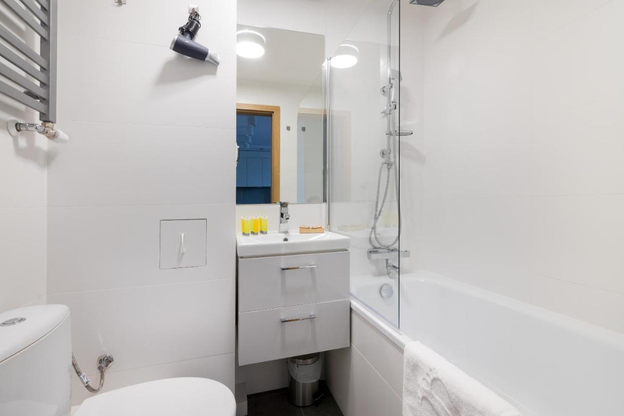 Ochota Homely Apartment ワルシャワ エクステリア 写真